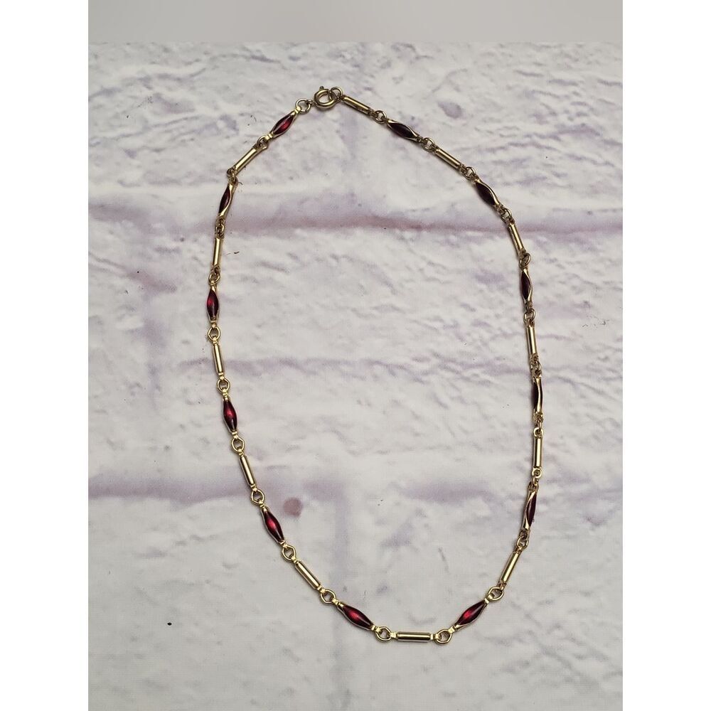 VINTAGE Goldtone & Red Lucite Links Necklace